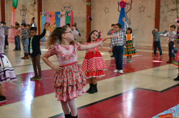 Foto - Arraiá da EMEF Pompeia (Grupão)