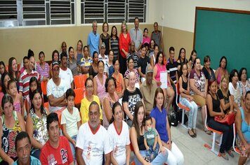 Prefeita Tina se reúne com mutuários do núcleo Odilon” para tratar de regularização de escrituras