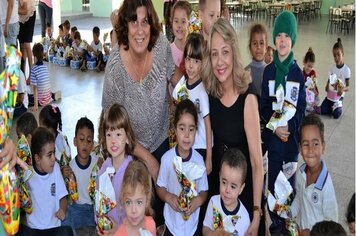 Crianças da rede municipal de ensino recebem ovos de páscoa