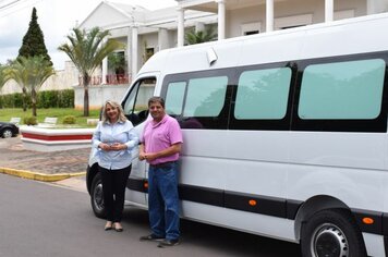 Nova grande ambulância adquirida pela administração Tina Januário já transporta pacientes