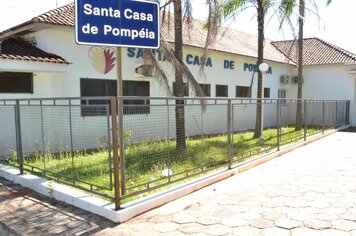 Prefeita Tina Januário articula vinda de extensão do Hospital Beneficente Unimar para Pompeia