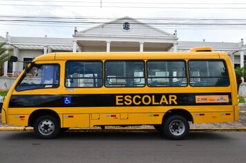 Novo ônibus escolar adquirido pela Prefeitura já está à disposição da Educação