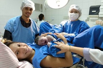Mães elogiam parto humanizado no Hospital Maternidade Gota de Leite