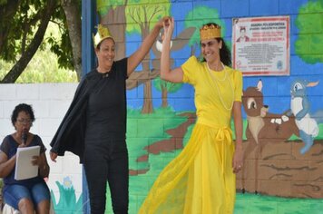 Professoras encenam contos com ensinamentos morais para alunos do cemei sonho de criança