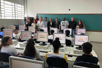 EMEF “Carmelino” inaugura novo laboratório de informática 
