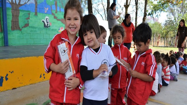 Crianças do cemei “sonho de criança” recebem kits de higiene bucal