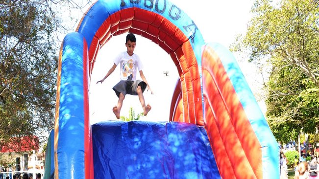 Pompeia comemora dia das crianças com festa na praça jesus maria