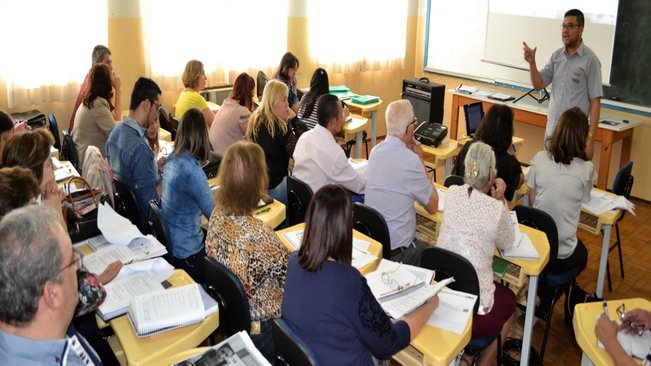 Pompeia sedia curso de formação do mec sobre monitoramento de planos municipais de educação