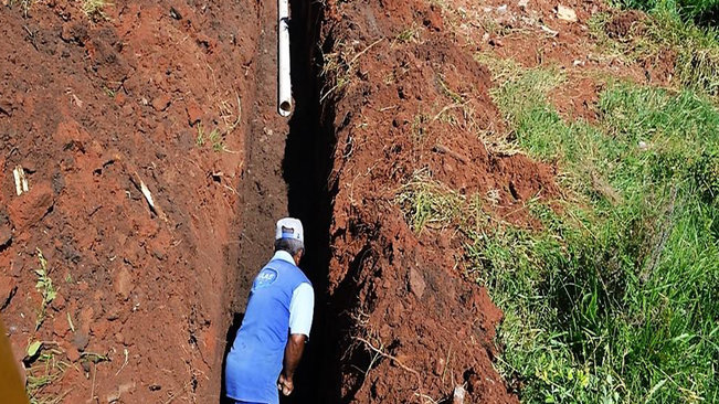 SAAE instala 300 metros de rede de esgoto na rua Adi Rodrigues, no Jardim Primavera