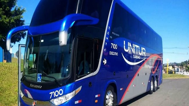 Novos ônibus do transporte universitário 100% gratuito impressionam estudantes