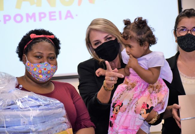 Programa “Melhor Infância Pompeia” é lançado com a presença da prefeita Tina em evento com gestantes e mães
