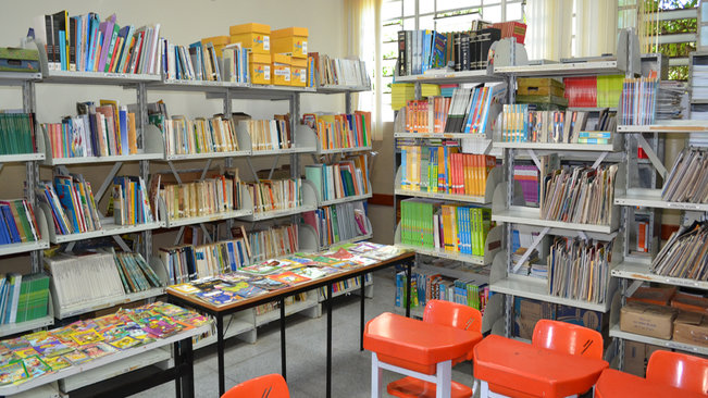 Biblioteca da EMEF ‘Carmelino’ recebe projeto ‘Cantinho da Leitura”