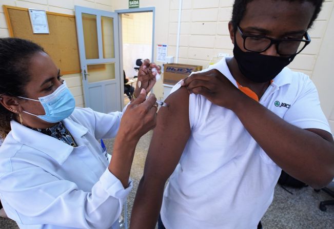 DHS de Pompeia antecipa dose de reforço da vacina contra a Covid-19
